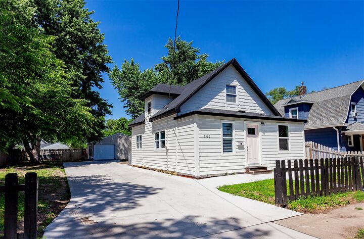 Property Photo:  2326 Des Moines Street  IA 50317 