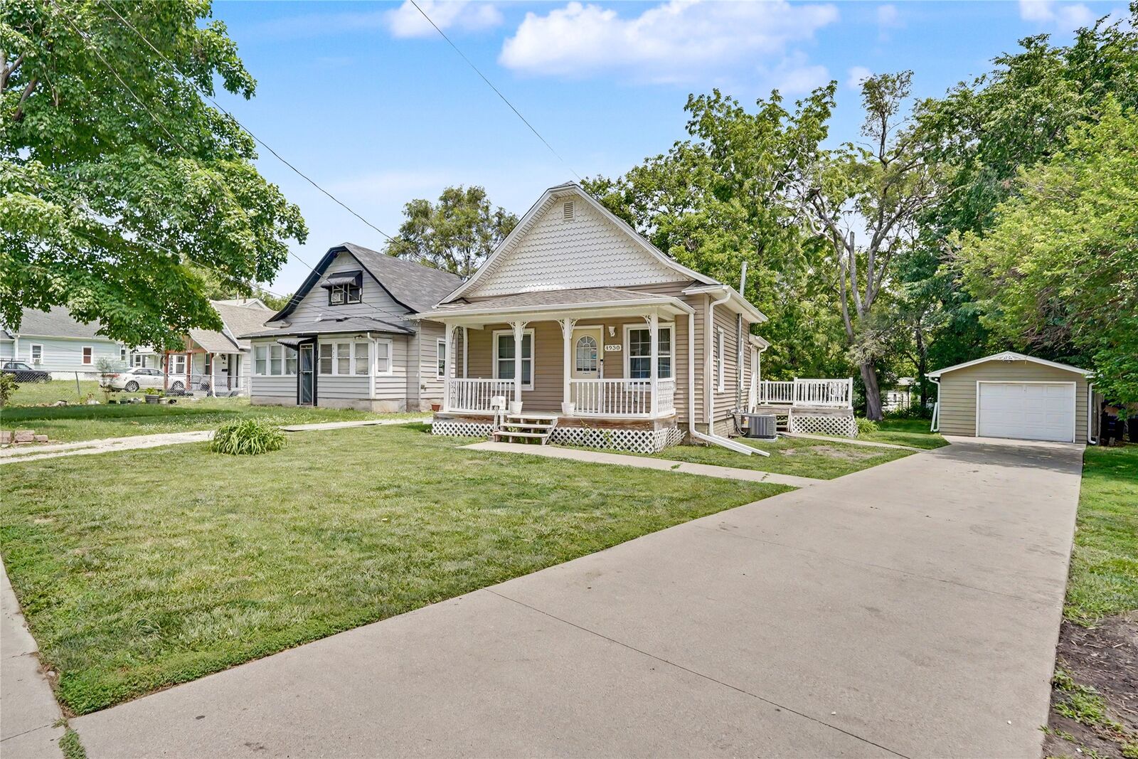 Property Photo: 1930 Burson Street IA 50316