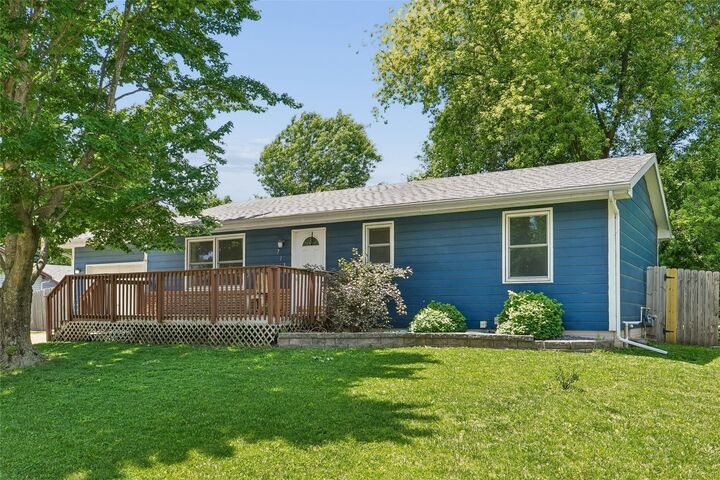 Property Photo:  713 Pearl Street  IA 50046 