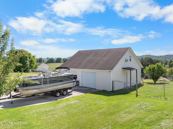 Property Photo:  163 Foxglen Lane  TN 37705 