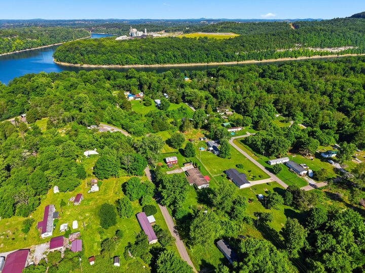 Property Photo: 246 Briarwood Drive KY 42519