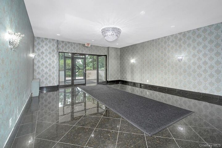 Property Photo:  1 Remsen Road 4K  NY 10710 