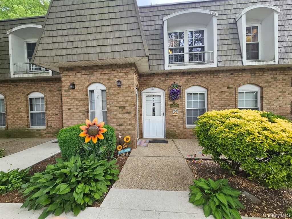 Property Photo: 655 Middle Country Road 2H2 NY 11727