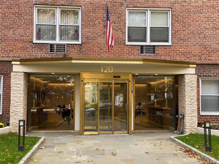 Property Photo: 120 E Hartsdale Avenue 1R NY 10530