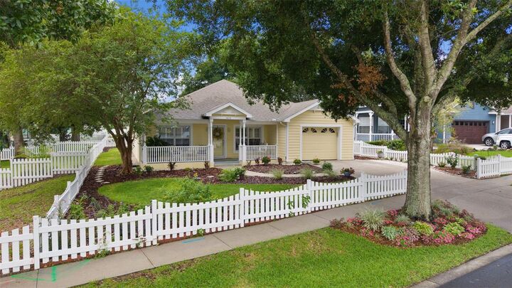 Property Photo:  1622 Laurel Way  FL 32778 