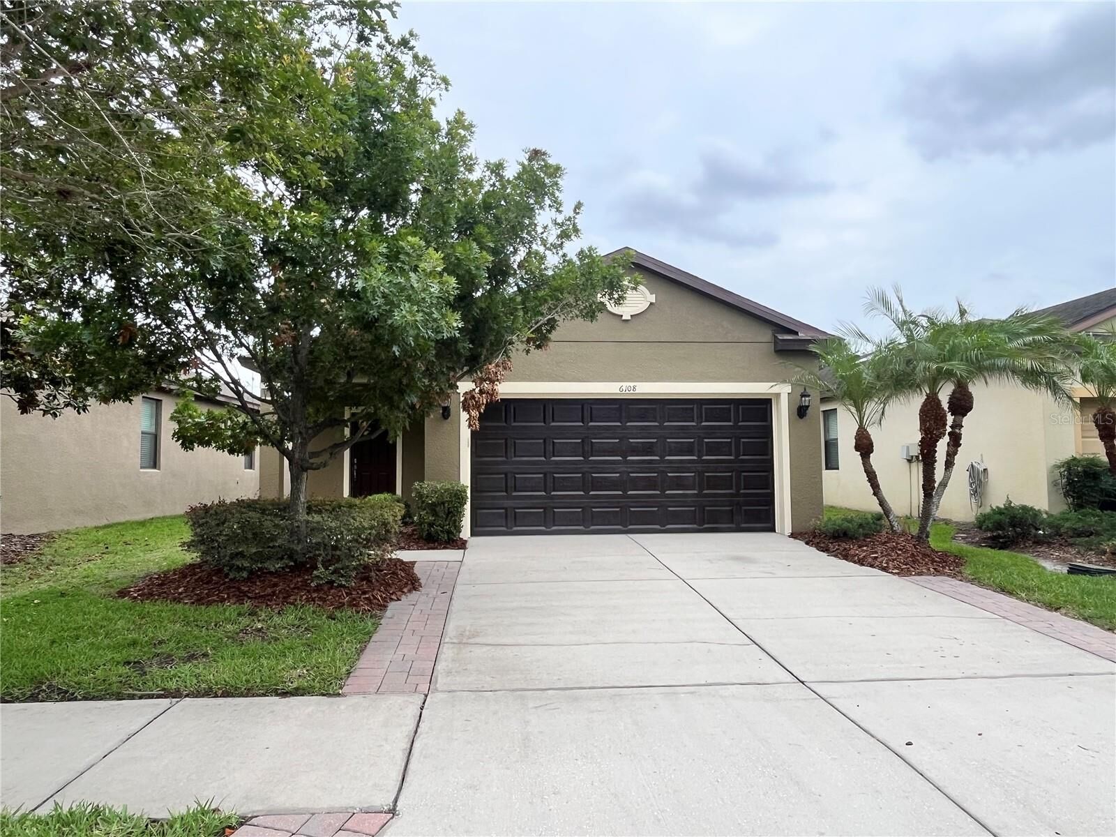 Property Photo:  6108 Magnolia Park Boulevard  FL 33578 