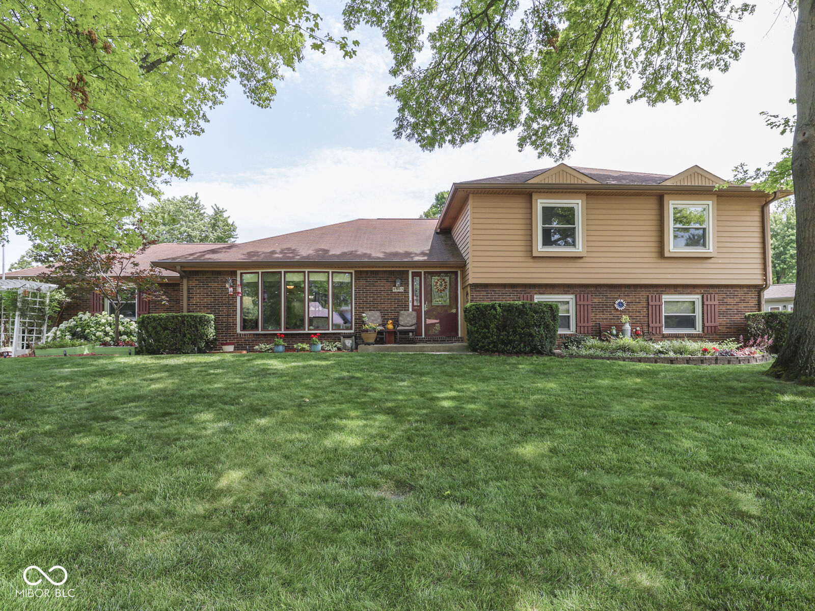 Property Photo:  6903 White Pines Court  IN 46217 