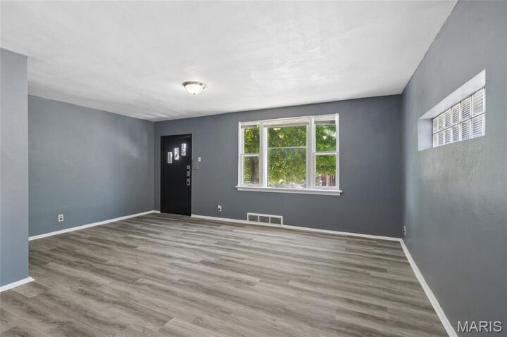 Property Photo:  837 Wall Street  MO 63147 