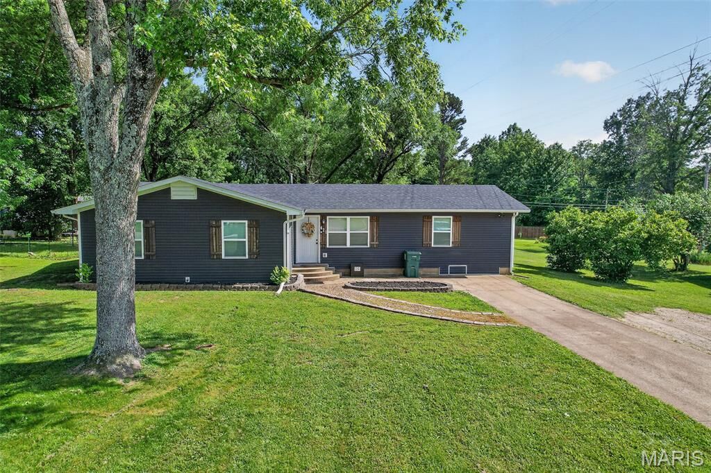 Property Photo: 421 Harris Lane MO 65536