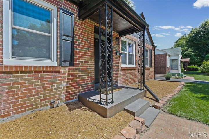 Property Photo: 580 S New Florissant Road MO 63031