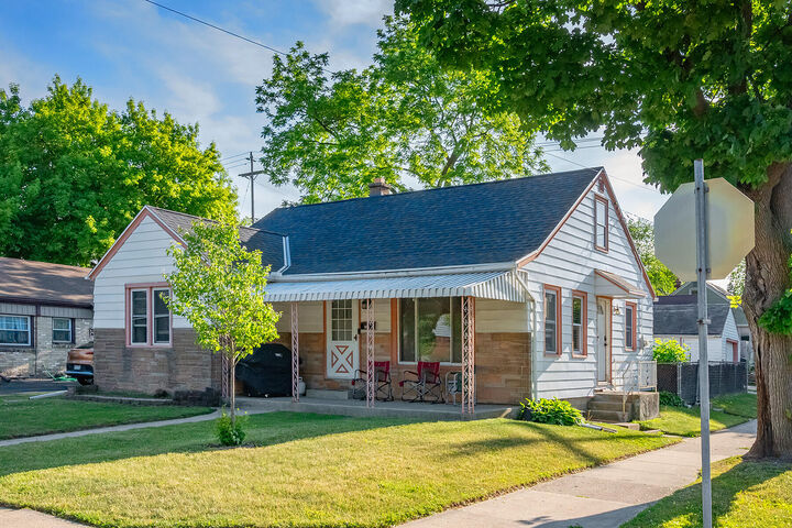 Property Photo:  1603 S 92nd St  WI 53214 