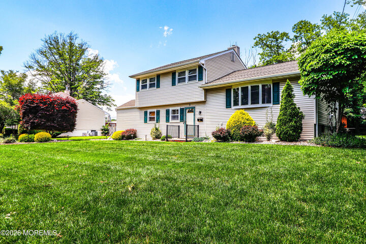 Property Photo:  5 Overhill Road  NJ 08816 