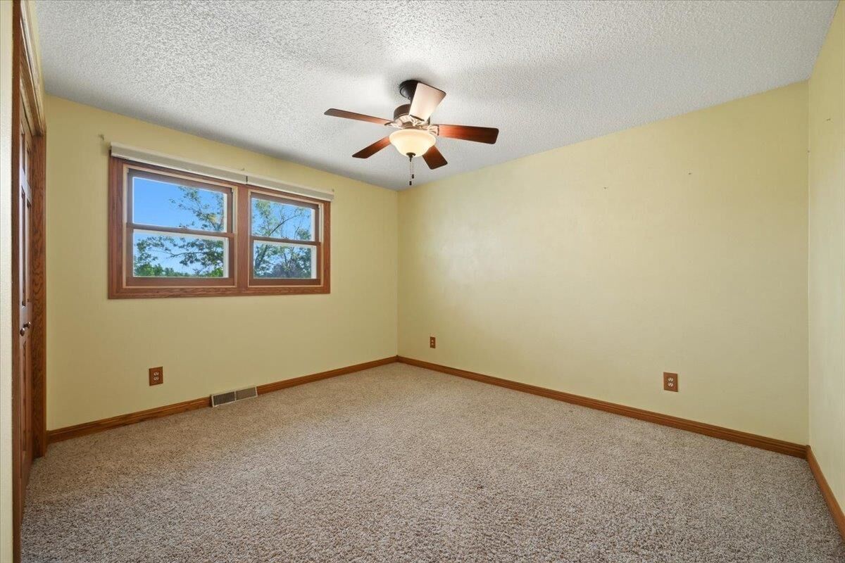 Property Photo:  4 Swan Lane  SD 57783 