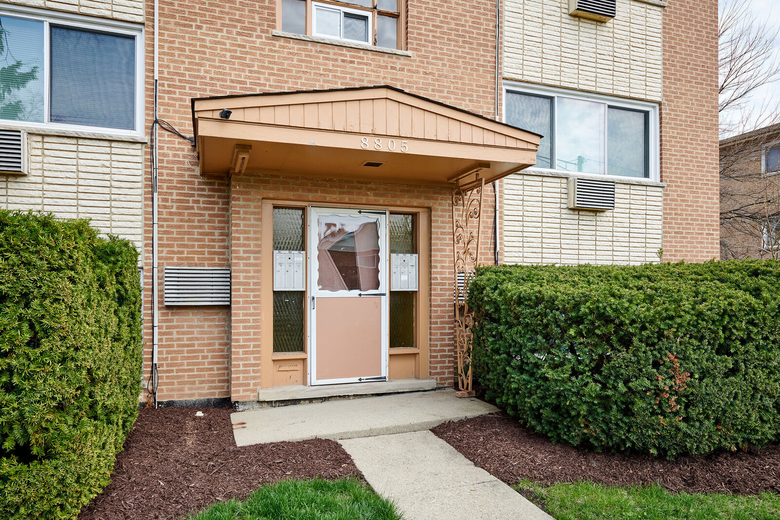 Property Photo: 8805 Dee Road Gn IL 60016