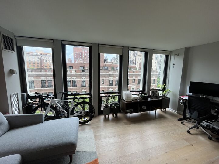 Property Photo:  1 E Scott Street 1012  IL 60610 