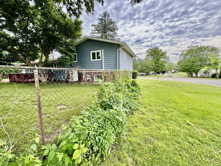 Property Photo: 707 Bucklin Street IL 61301