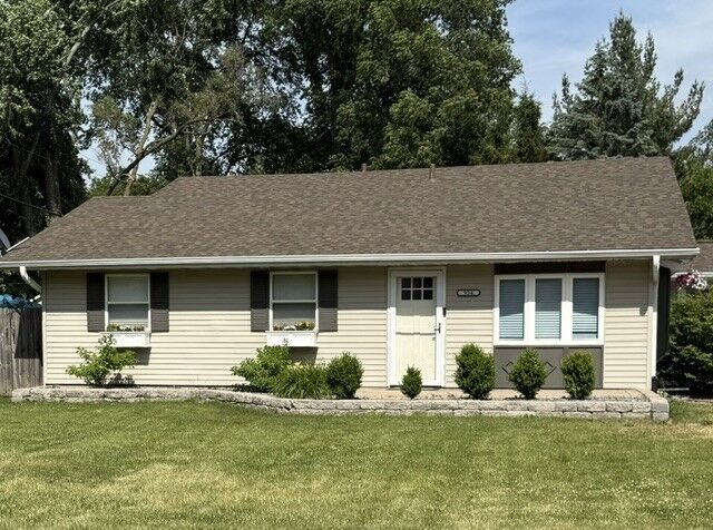 Property Photo: 934 Ogden Road IL 60451