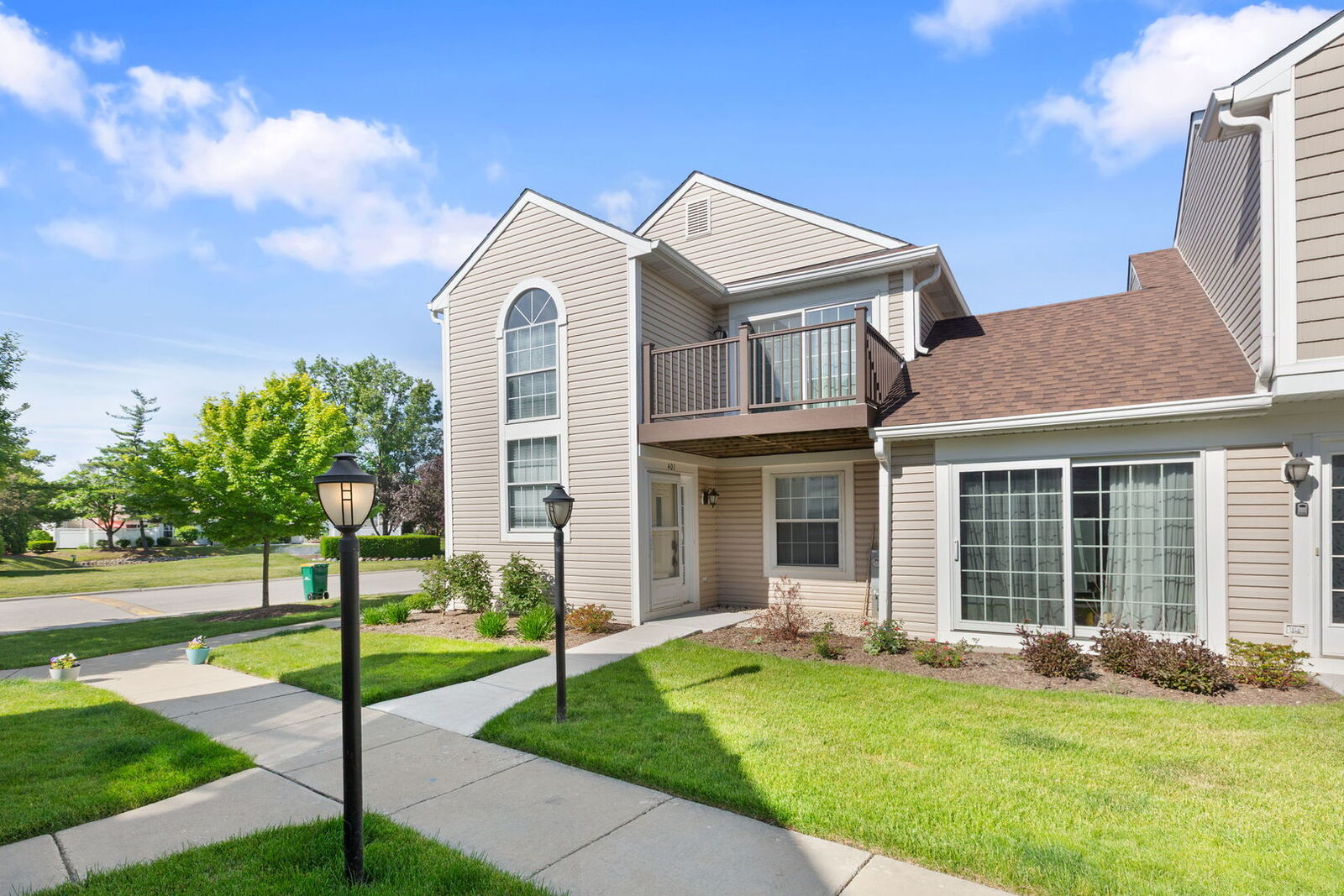 Property Photo:  401 Le Parc Circle  IL 60089 