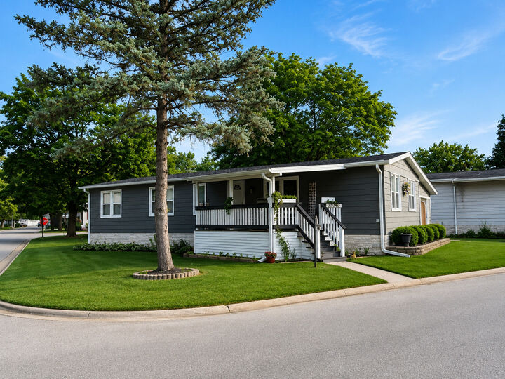 Property Photo: 115 Tollview Road IL 60123