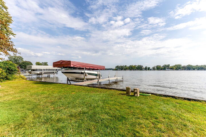 Property Photo:  163 Eagle Point Road 1  IL 60020 