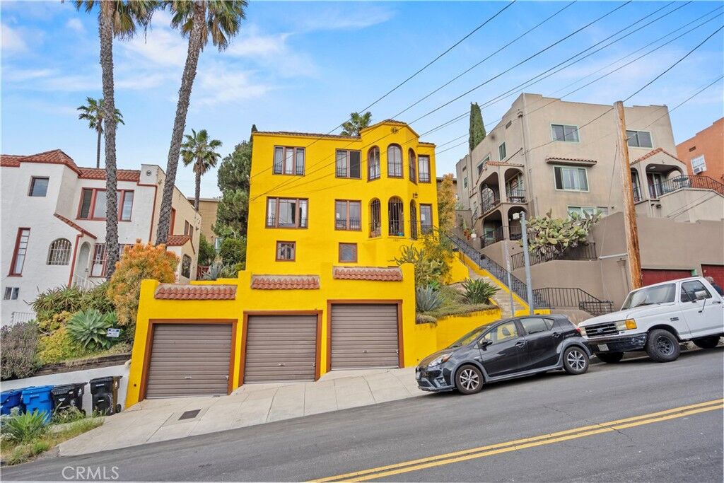 Property Photo:  1919 Scott Avenue  CA 90026 