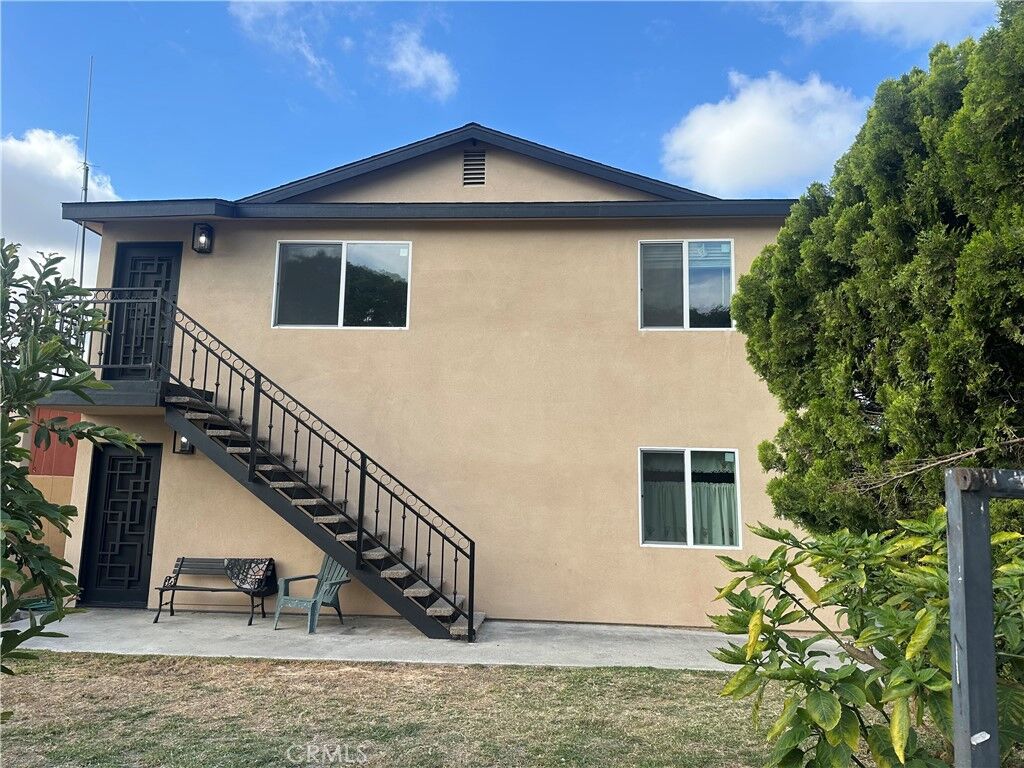 Property Photo:  5120 E 59th Place  CA 90270 