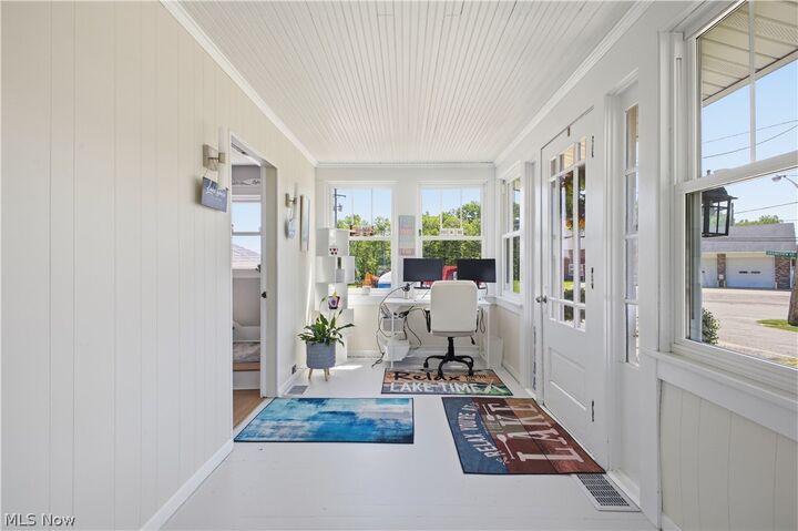 Property Photo: 17500 Lundys Lane OH 44429