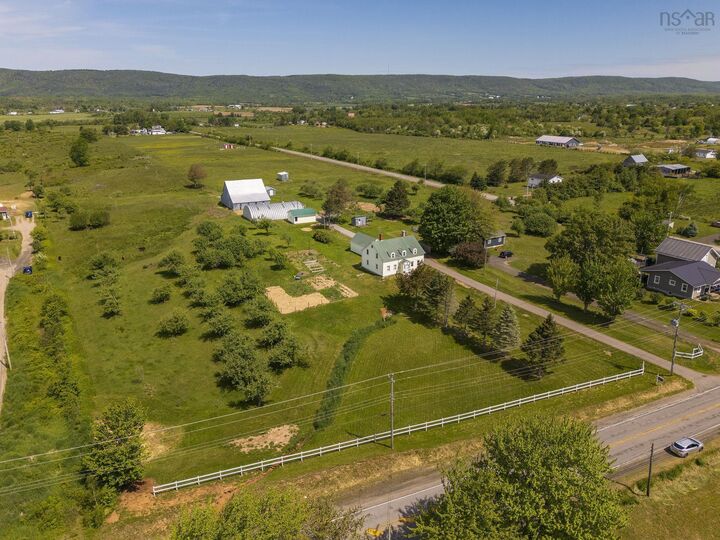 4035 Highway 201 — photo 1