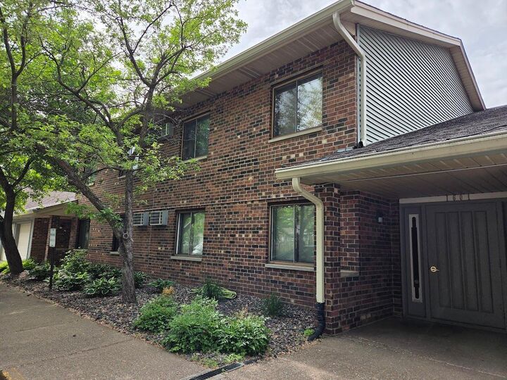Property Photo: 1601 Cohansey Street 204 MN 55117
