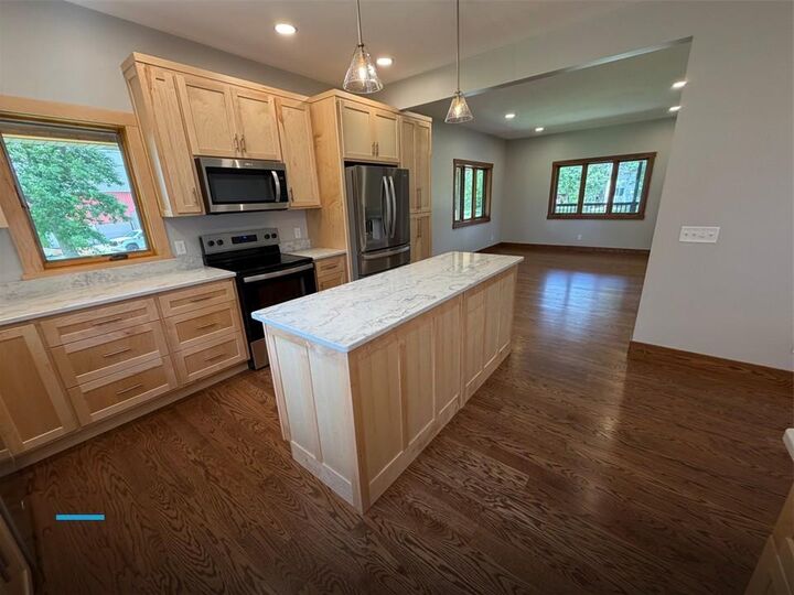 Property Photo:  831 2nd Street SW  MN 56036 