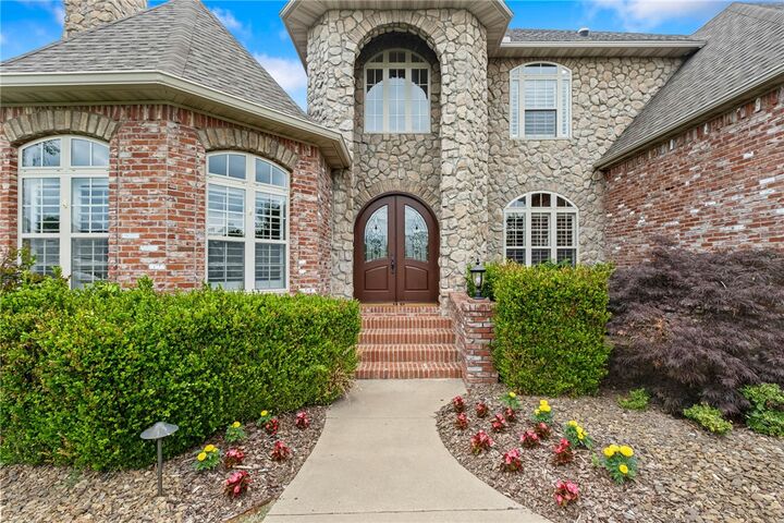 Property Photo:  17 Nottingham Lane  AR 72758 