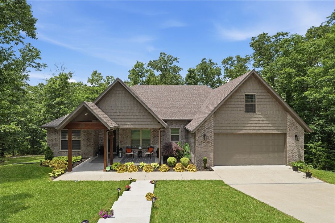 Property Photo:  4 Aston Circle  AR 72714 