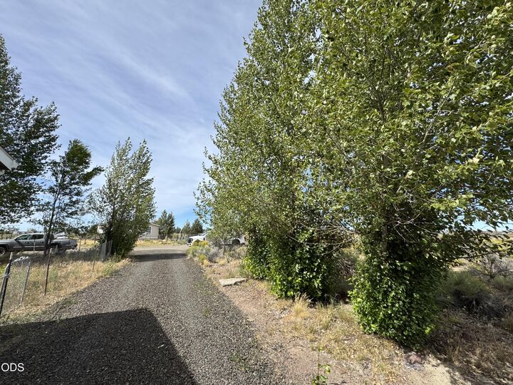 Property Photo:  58282 Maple Circle Circle N  OR 97641 