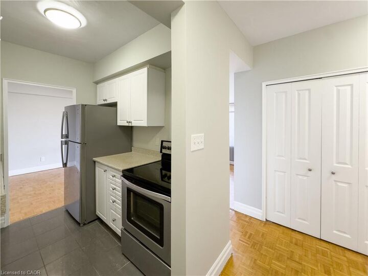 Property Photo:  133 Herkimer Street 904  ON L8P 2H3 