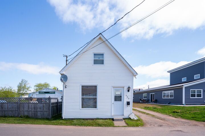 Property Photo:  503 North Market Street  PE C1N 1M5 