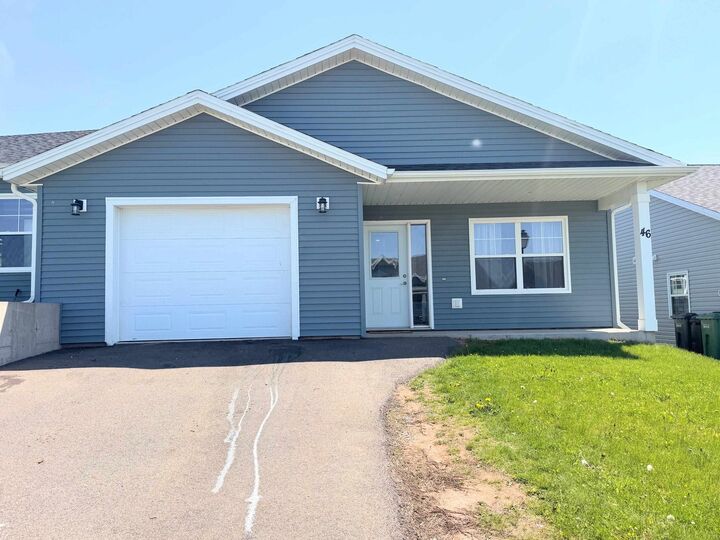 Property Photo:  46 Beech Hill Avenue  PE C1C 1C2 