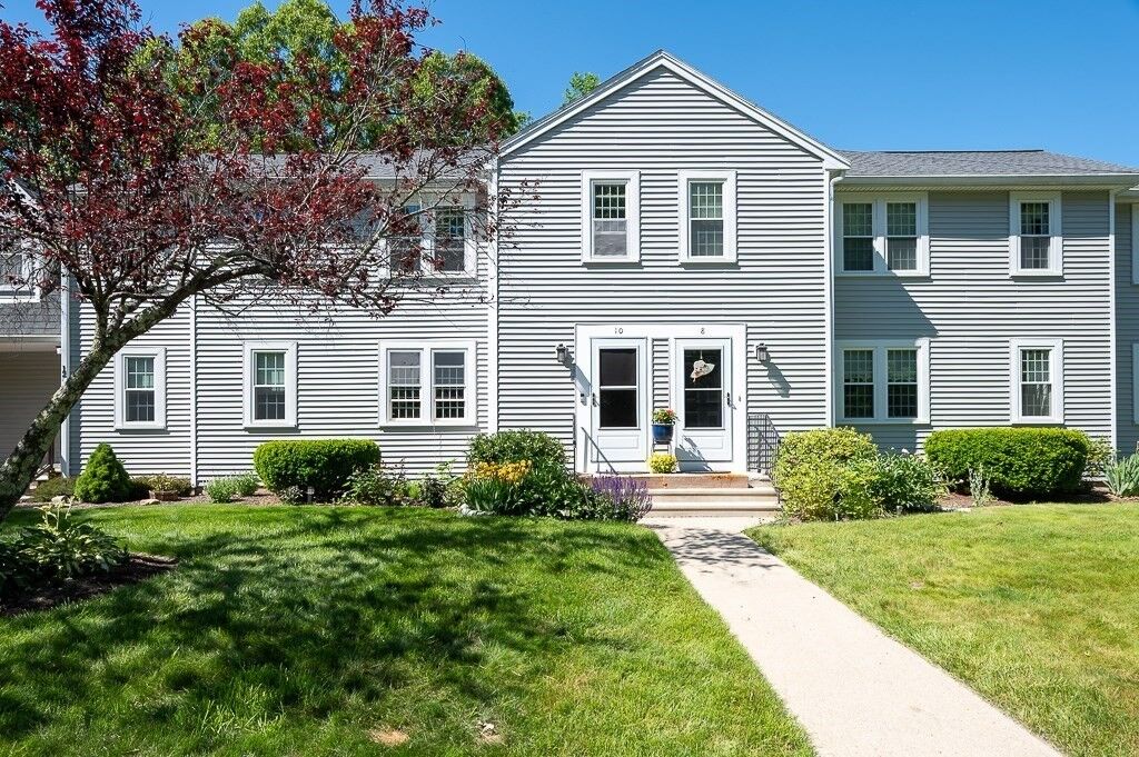 Property Photo:  10 Eagle Dr 10  MA 01516 
