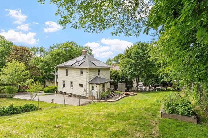Property Photo:  11 Wakefield St  MA 01605 
