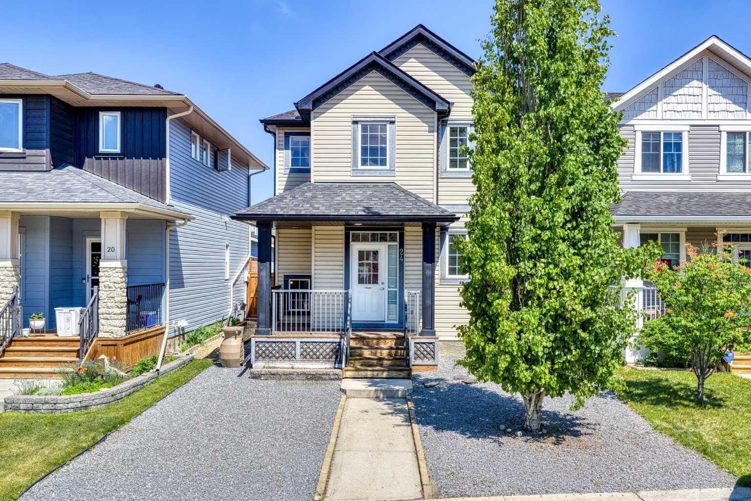 Property Photo:  24 Evanspark Gardens NW  AB T3P 0G5 