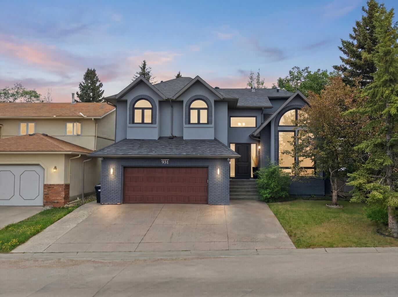 Property Photo: 931 Shawnee Drive SW AB T2Y 2G8