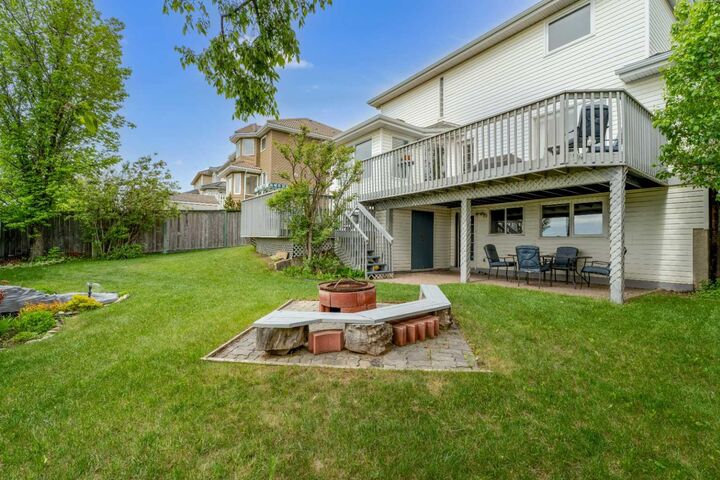 Property Photo:  191 Edgebrook Rise NW  AB T3A 5J6 