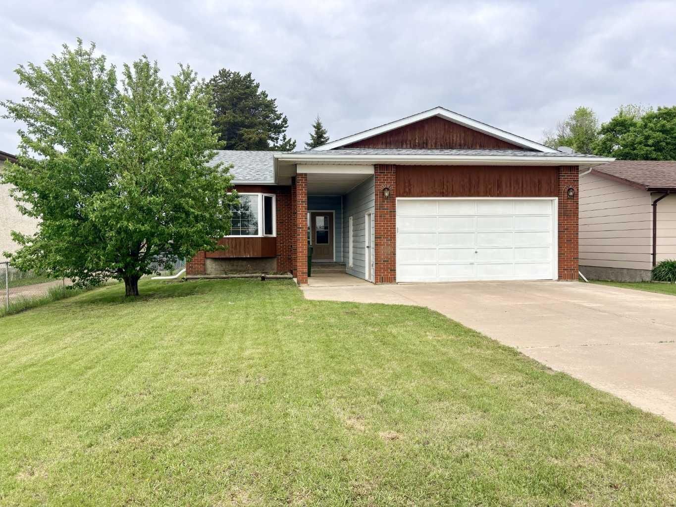Property Photo:  5916 50 Avenue  AB T9X 1V8 