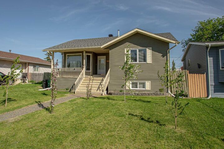 Property Photo: 10415 106 Street AB T0H 1Z0