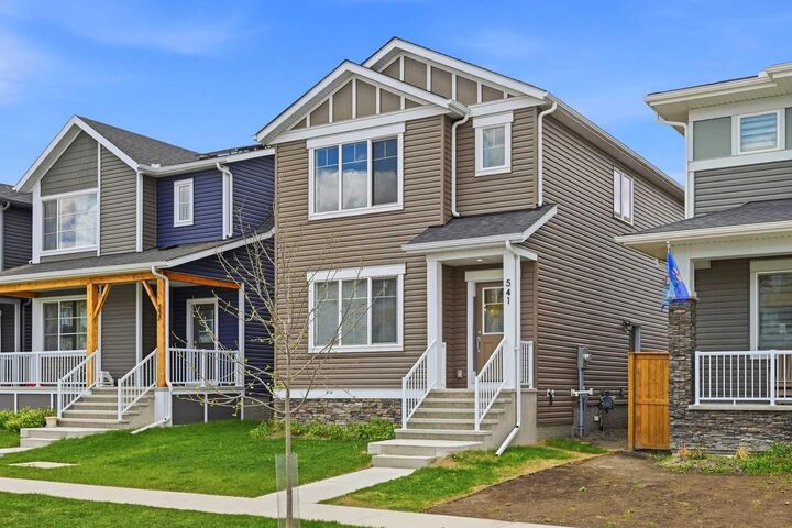 Property Photo:  541 Bayview Street SW  AB T4B 5M4 