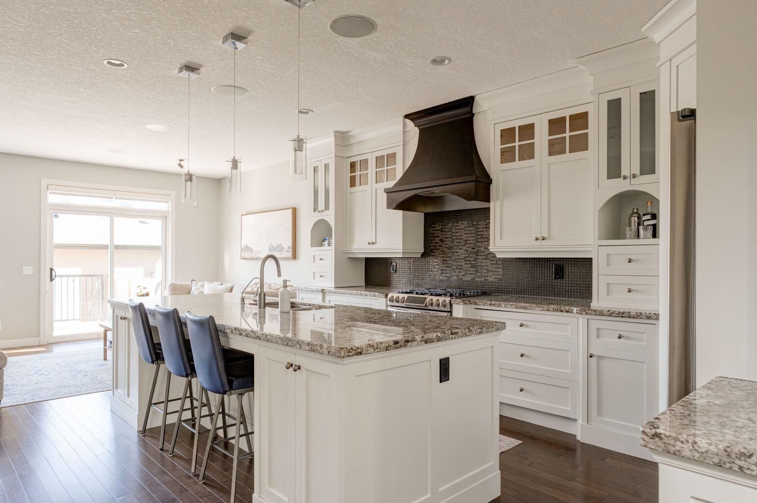 Property Photo:  3529 3 Avenue SW  AB T3C 0A7 