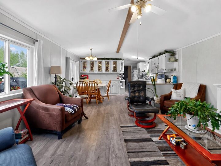 Property Photo:  10521 102A Street  AB T0H 2H0 