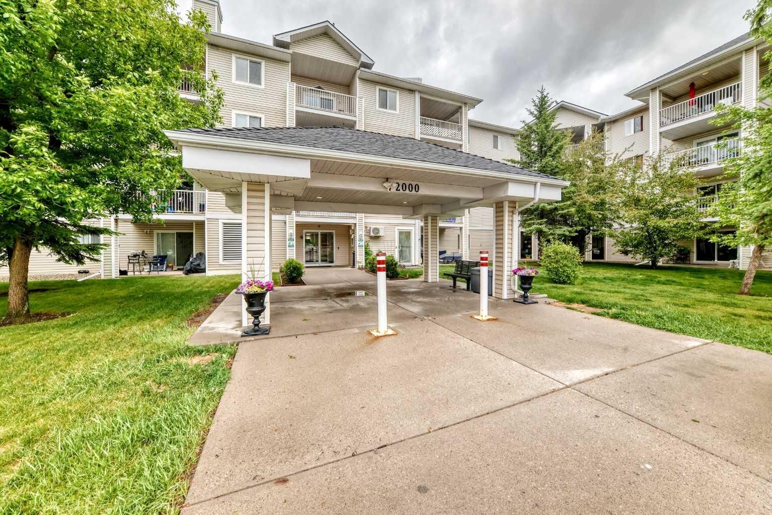 Property Photo: 6224 17 Avenue SE 2215 AB T2A 7X8