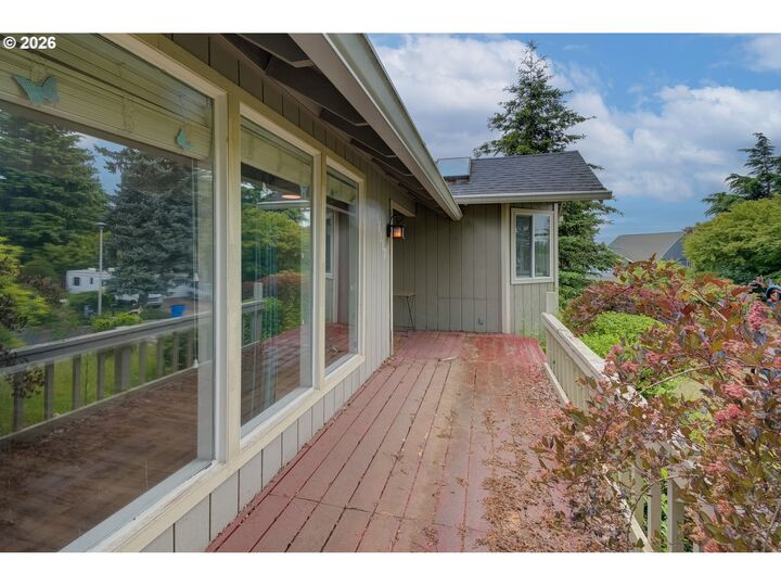 Property Photo:  10117 NE 14th Cir  WA 98664 