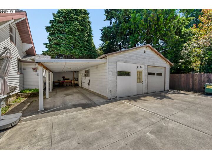 Property Photo: 2424 NE 102nd Ave OR 97220