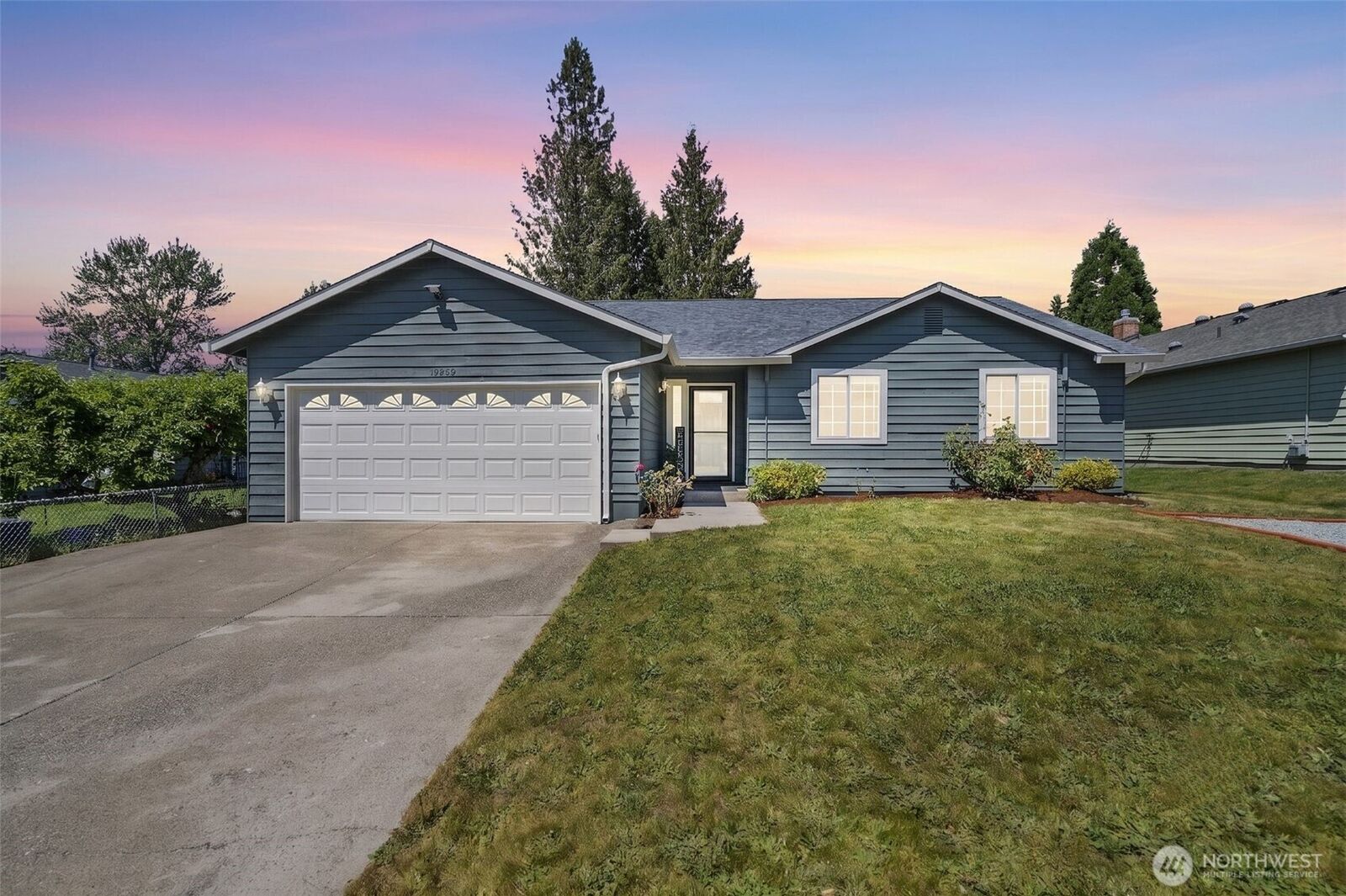 Property Photo:  19750 SE 263rd Place  WA 98042 